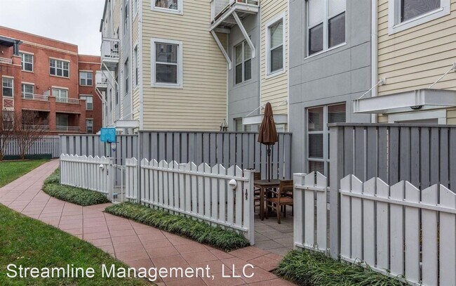 Foto del edificio - 2 br, 2.5 bath House - 343 Cedar St NW #105