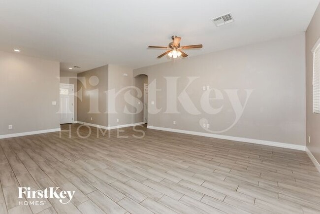 Building Photo - 30083 N Royal Oak Way