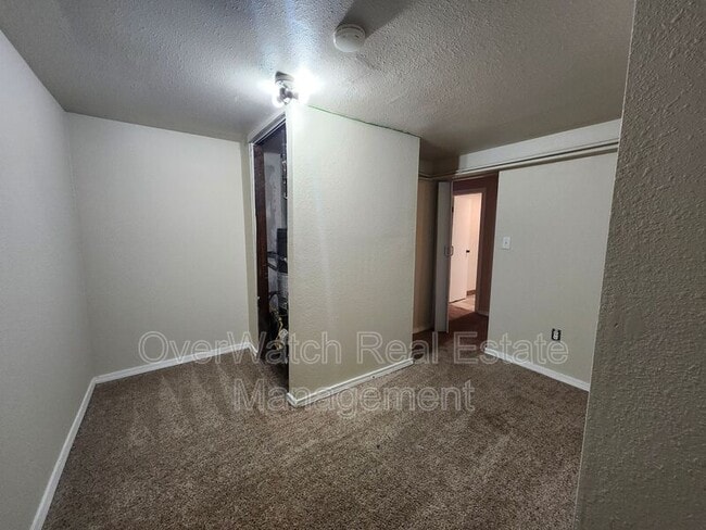 Foto del edificio - 1550 Medfra St