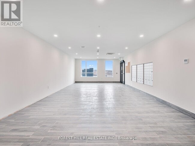 Building Photo - 1098-1098 Paisley Rd