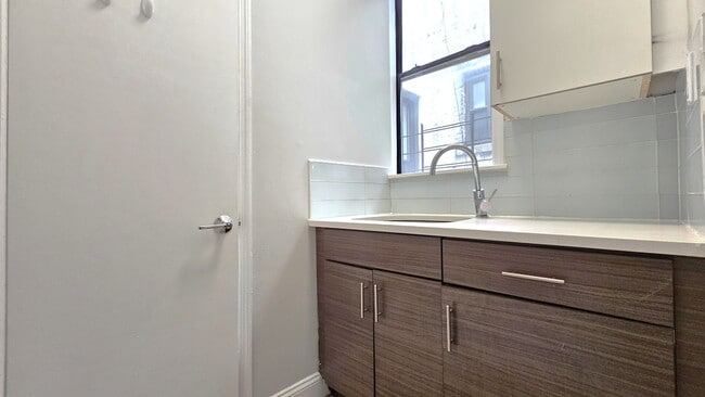 Building Photo - 523 W 156th St