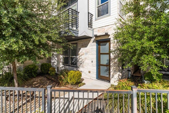 Foto del edificio - 2104 N Saint Marys St