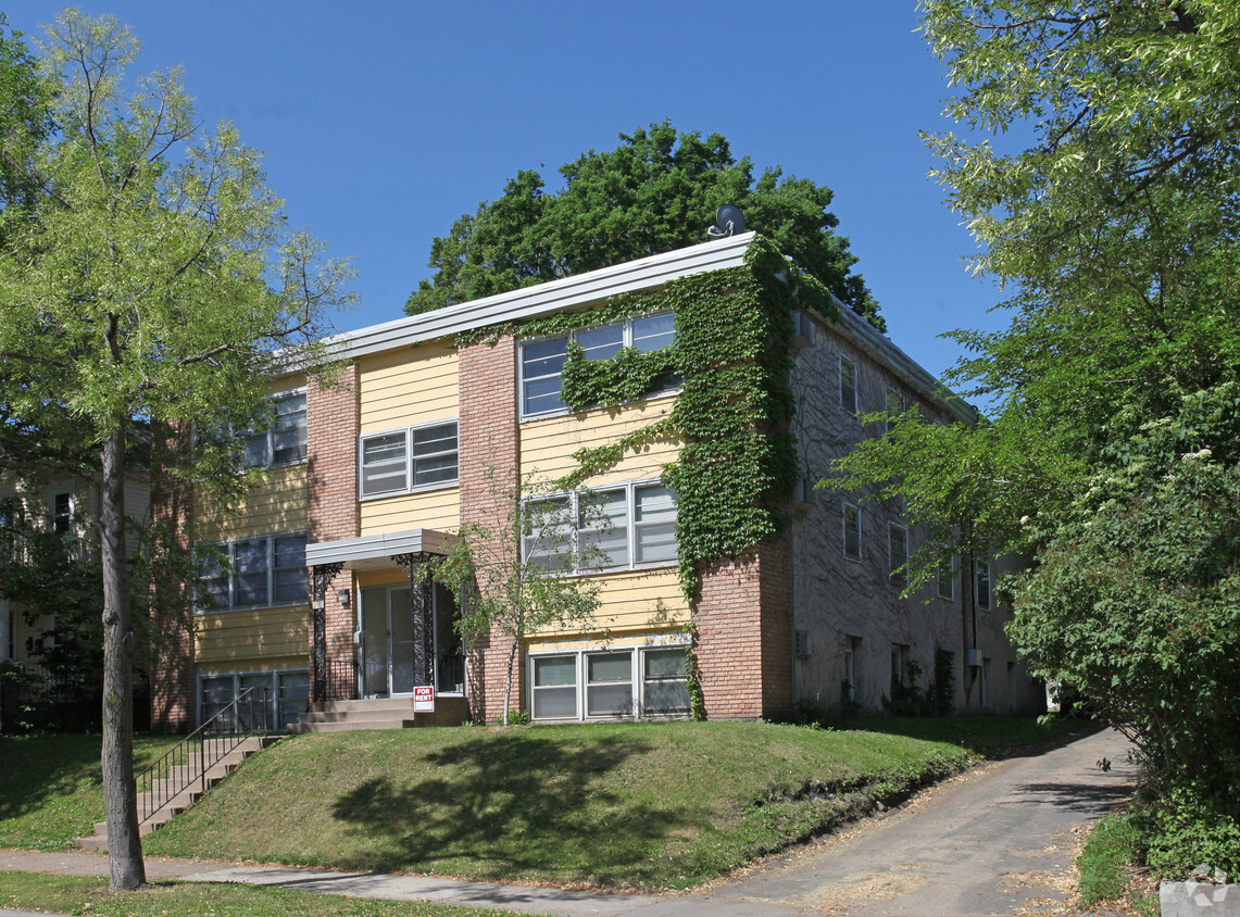 Building Photo - 708 27th Ave S