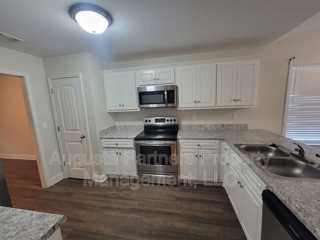 Foto del edificio - 1330 Crawford Creek Pl