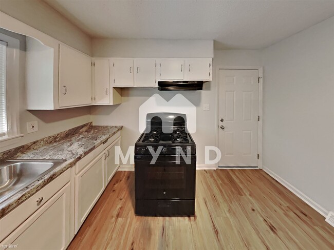 Building Photo - 3 br, 2 bath House - 3211 Spring Valley Dr