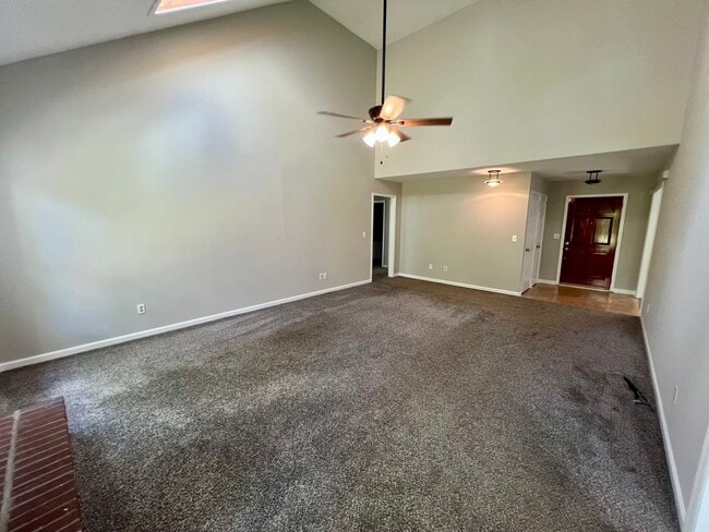 Building Photo - All Brick 3 Bed/2 Bath, Fenced Backyard, End of Cul-de-sac in North Murfreesboro