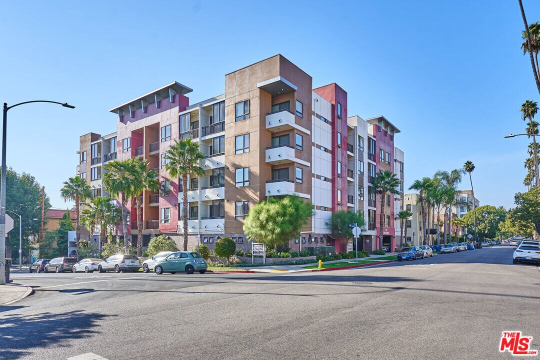 Foto principal - 345 S Gramercy Pl