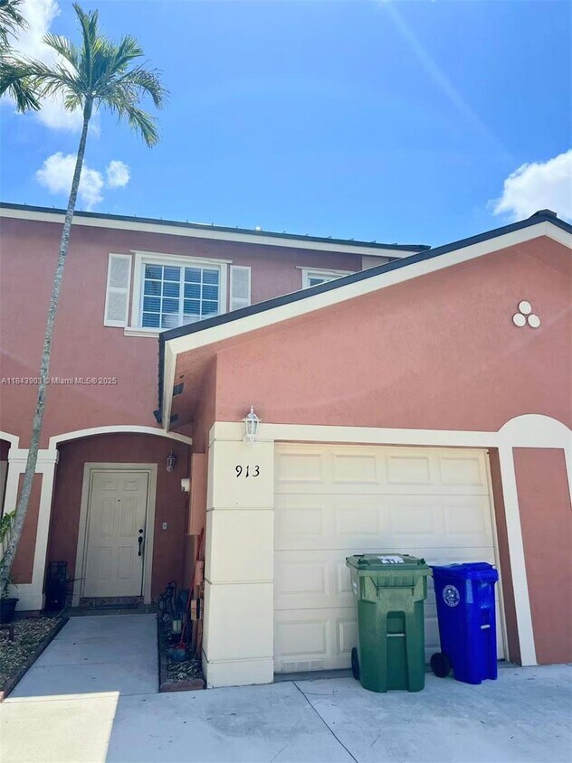 Primary Photo - 913 NW 100th Ave