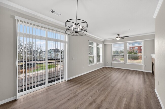 Building Photo - 10176 Park Meadows Dr