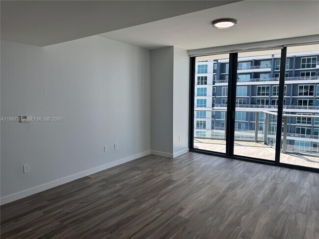 Foto del edificio - 1300 S Miami Ave
