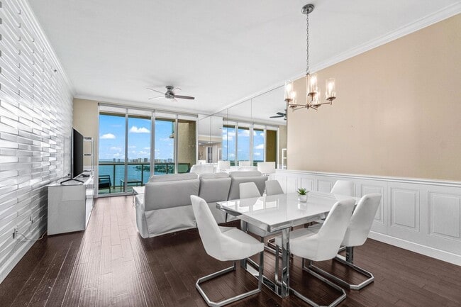 Photo - 2650 Lake Shore Dr Apartment