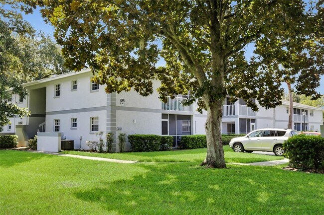 Building Photo - 588 Fairways Ln