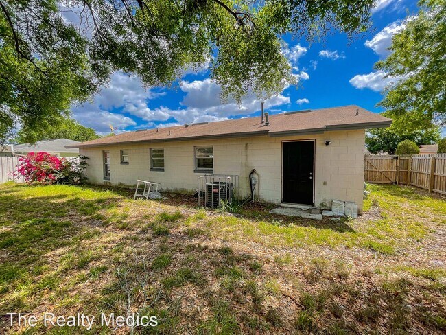Building Photo - 3 br, 2 bath House - 1071 Carol Anderson Dr