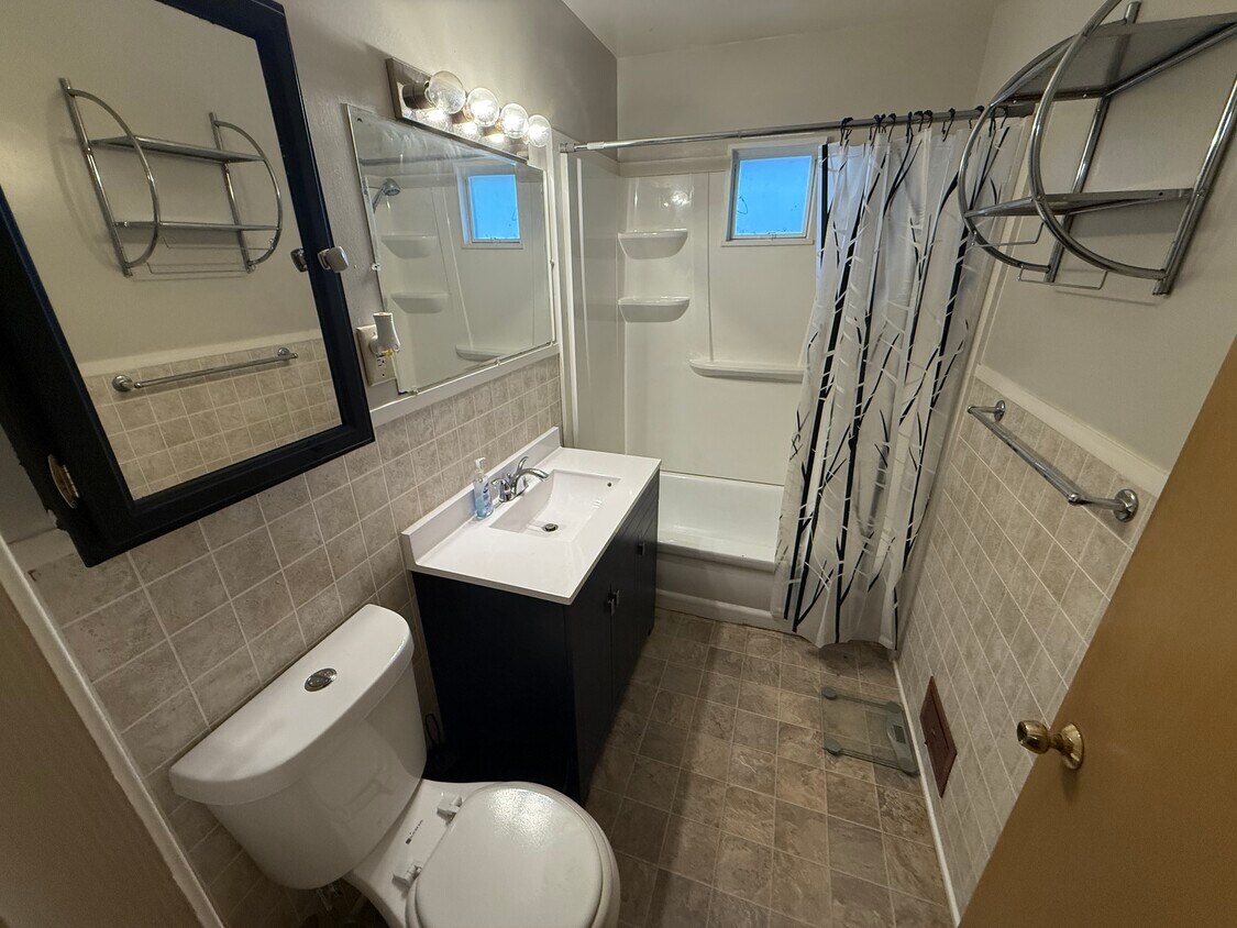 Foto principal - 4004 Reservoir Blvd