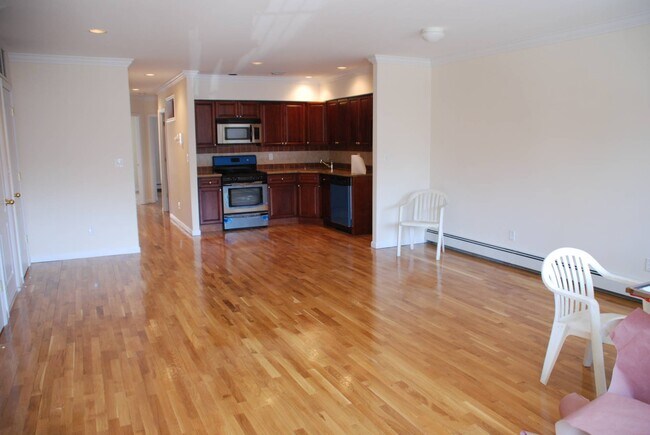 Foto del edificio - 1831 83rd St