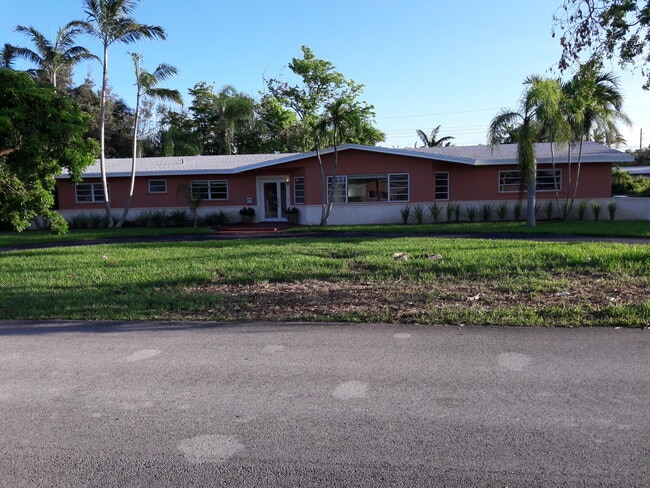 Building Photo - 8420 SW 142nd St