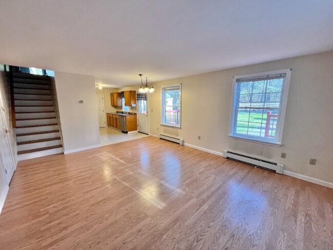 Foto del edificio - 220 Forest Ave