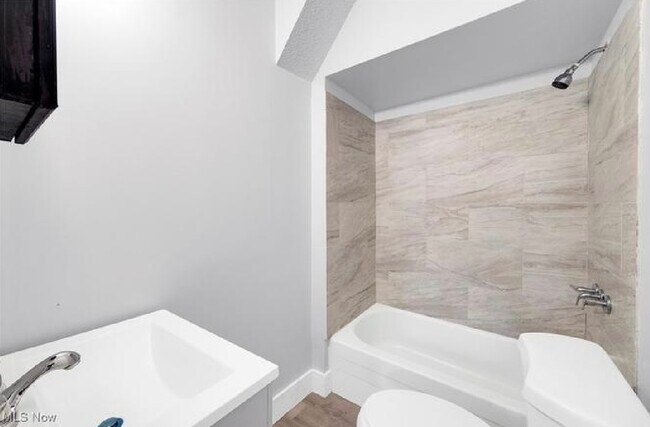 Foto del edificio - 2056 W 95th St
