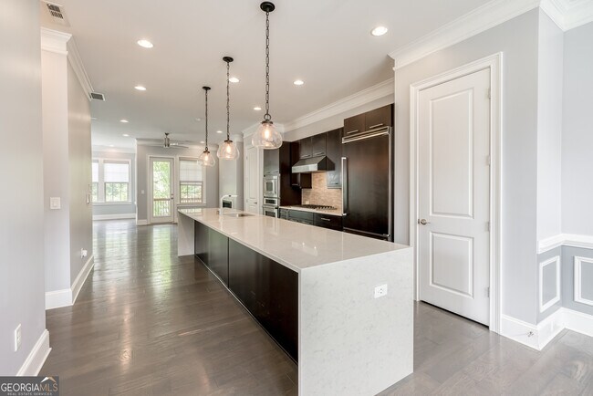 Foto del edificio - 1124 Holly Ave