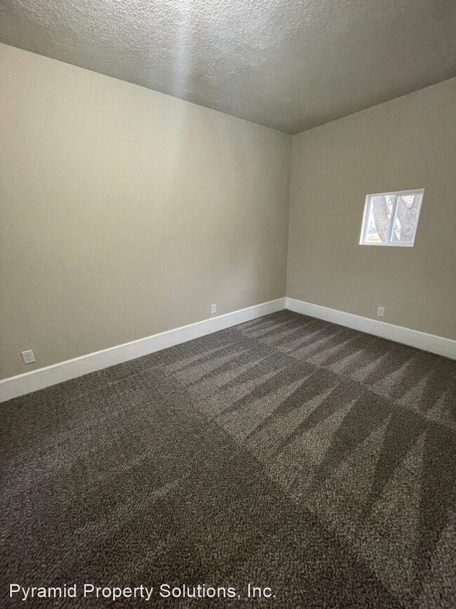 Building Photo - 4 br, 1.5 bath House - 1011 39th St