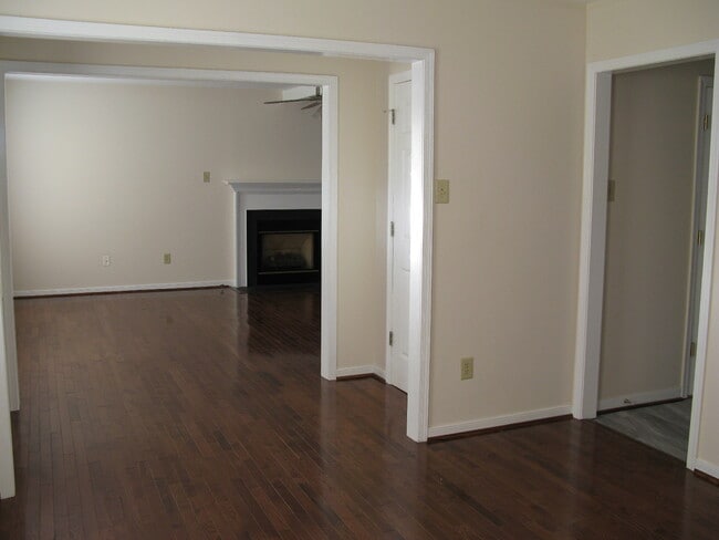 Building Photo - 8100 Cypresstree Ln