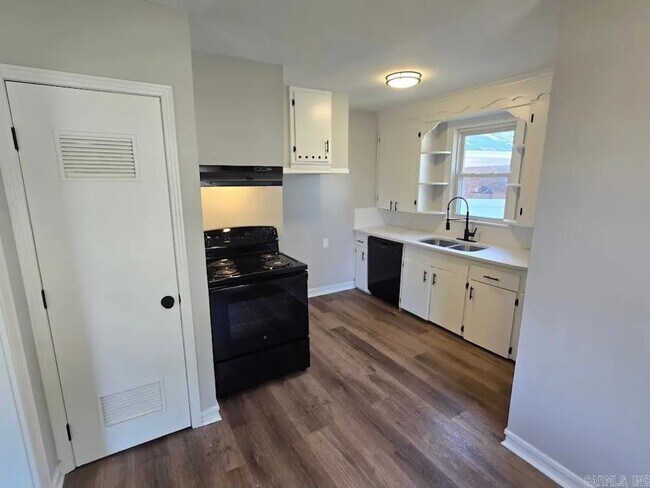 Foto del edificio - 3403 Ridge Rd