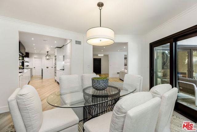 Foto del edificio - 1805 Coldwater Canyon Ln