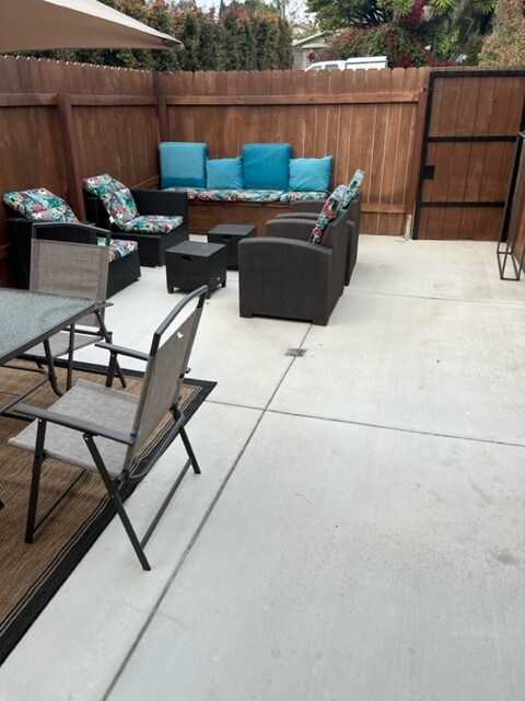 private yard - 2725 Wilson St