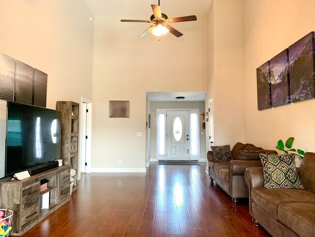 Foto del edificio - 3734 Silver Fox Ct