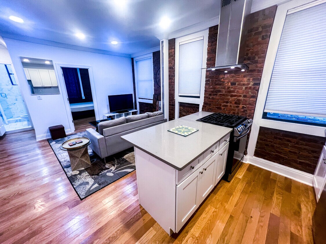 Foto principal - 2147 33rd St