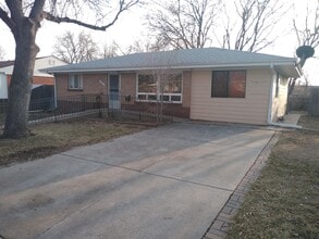 Building Photo - 8631 Concord Ln