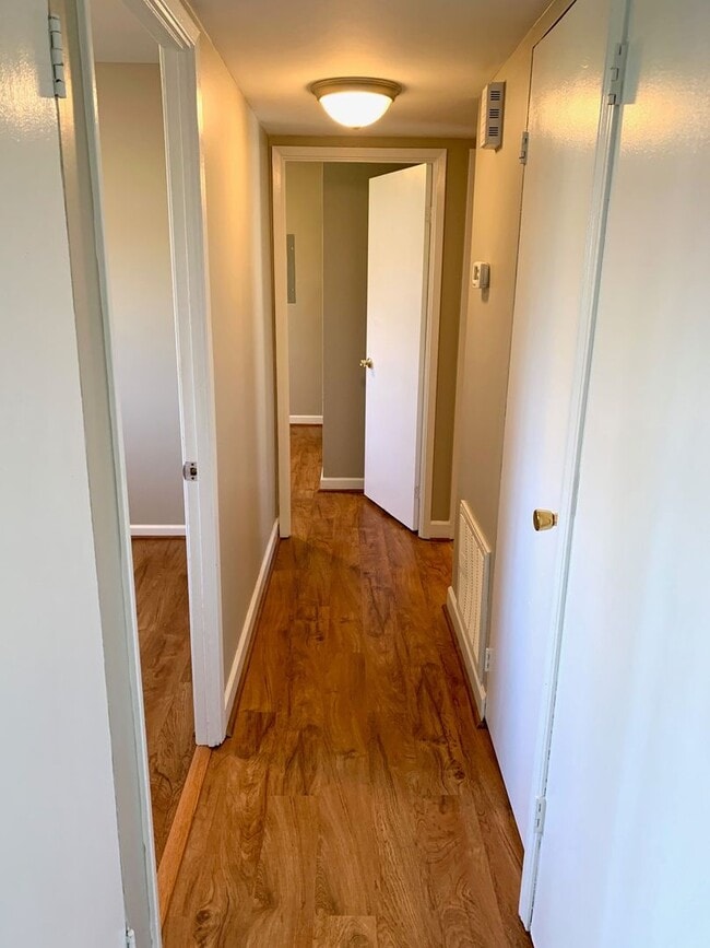 Building Photo - Charming Brick Ranch in the Heart of Hillview