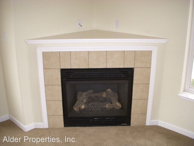 Building Photo - 3 br, 2.5 bath House - 4249 Amber Marie Lane