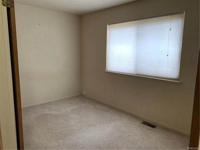 Building Photo - 1402 Whittier Dr
