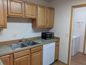 Building Photo - 1055 N River Rock Dr