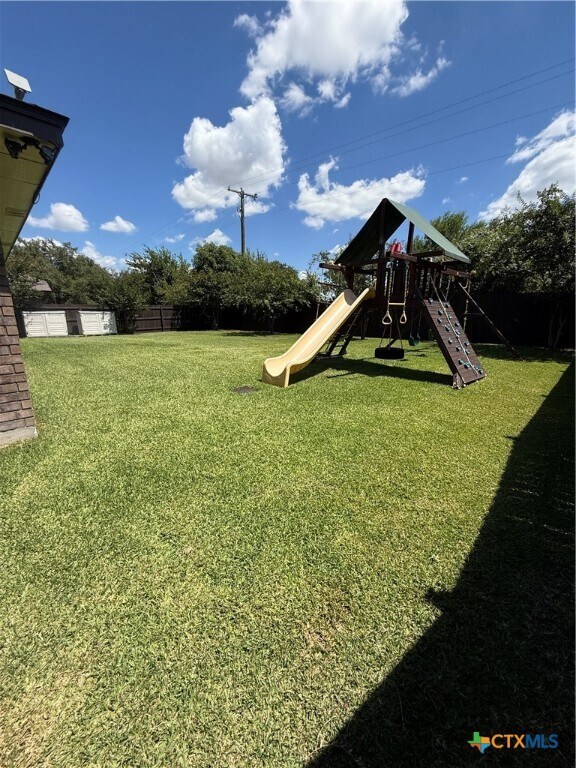 Foto del edificio - 2039 Rustling Oaks Dr