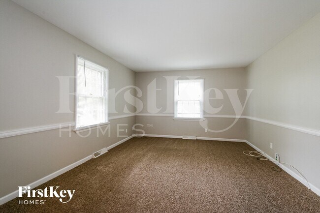 Foto del edificio - 186 River Valley Dr