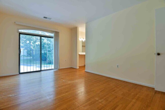 Foto del edificio - 10721 Deborah Dr