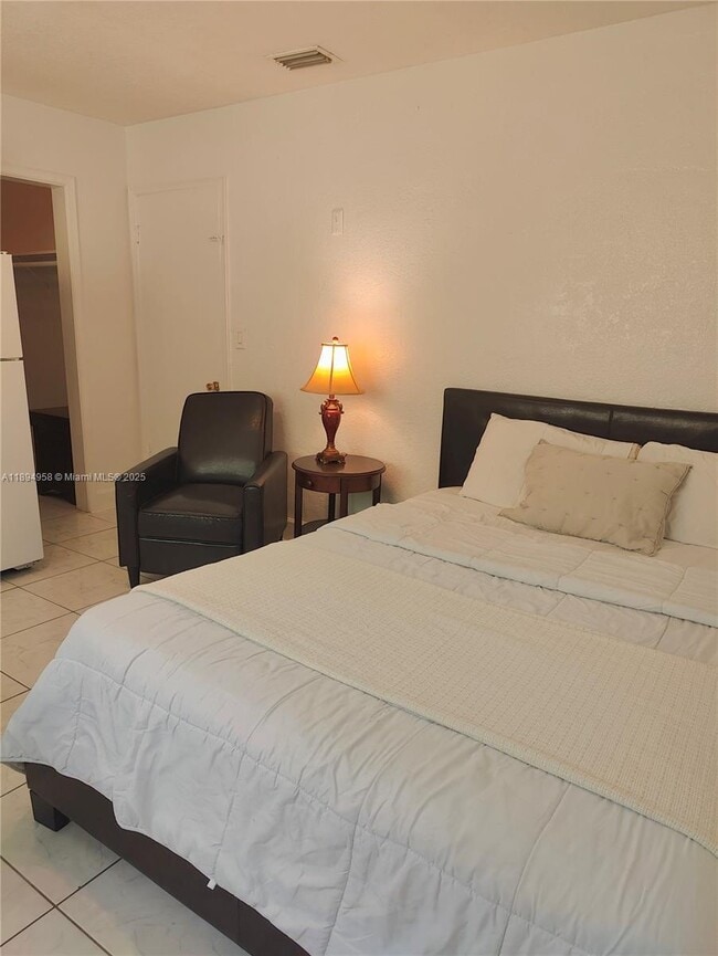 Foto del edificio - 7121 Taft St