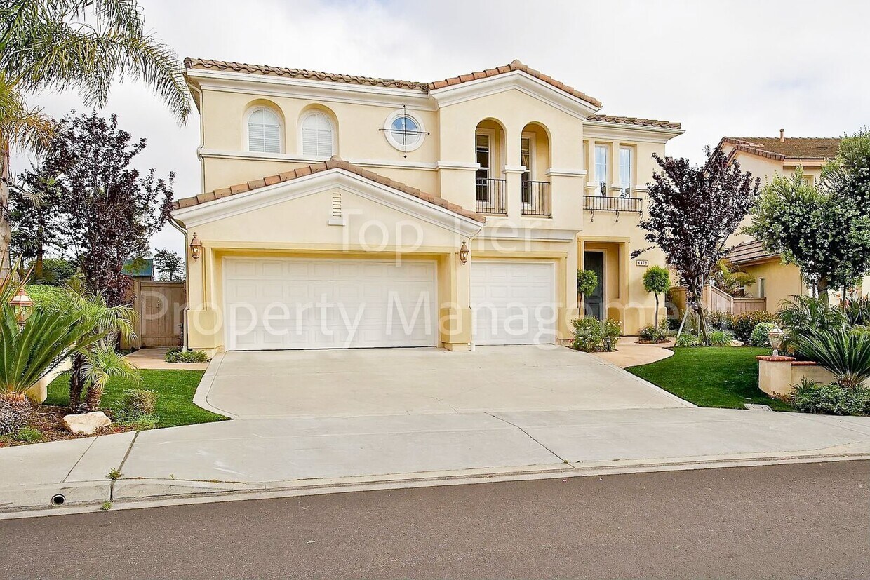 Primary Photo - Stunning 5-Bedroom Home with Breathtaking ...