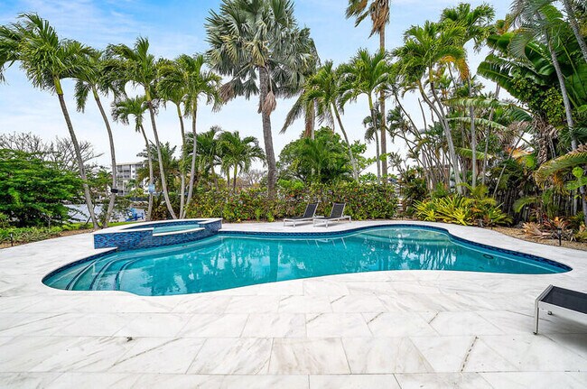 Building Photo - 1733 Coral Gardens Dr