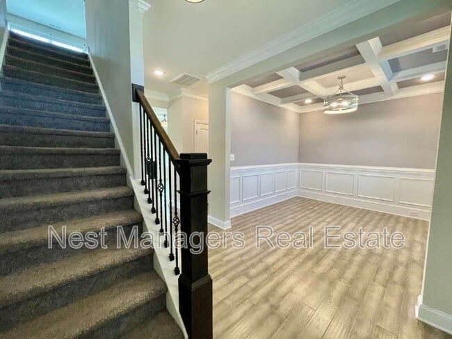 Building Photo - 5344 Debut Ave