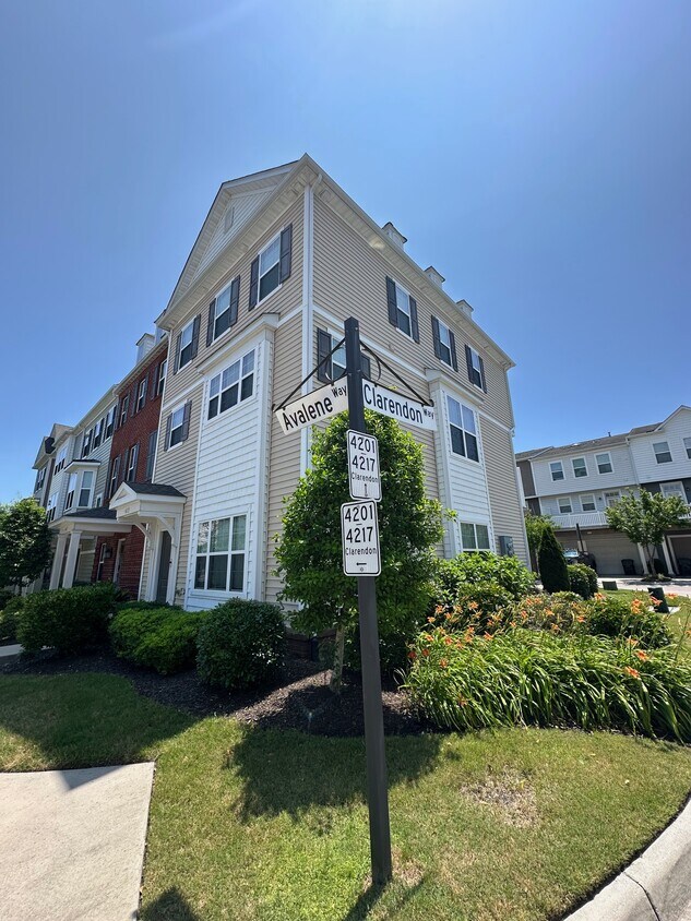 Foto del edificio - 4217 Clarendon Wy