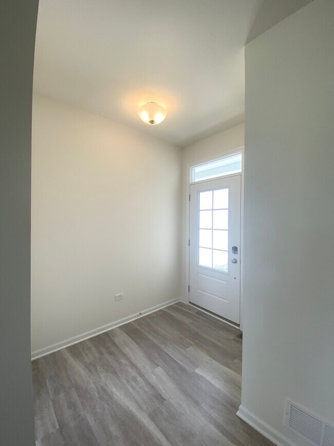 Building Photo - 4202 Chelsea Mnr Cir