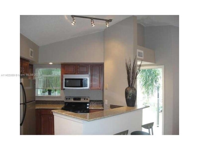 Building Photo - 3420 Pinewalk Dr N