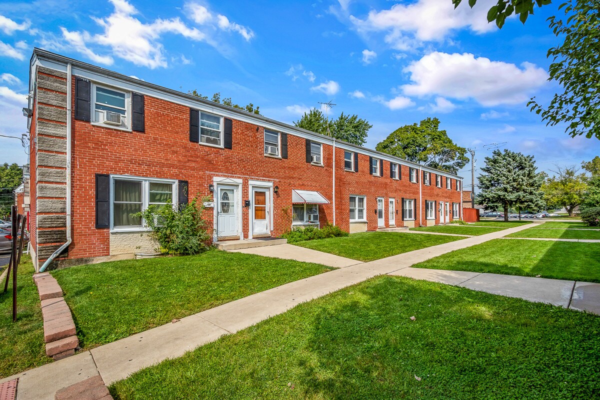 843 McHenry Rd, Wheeling, IL 60090 Townhome Rentals in Wheeling IL