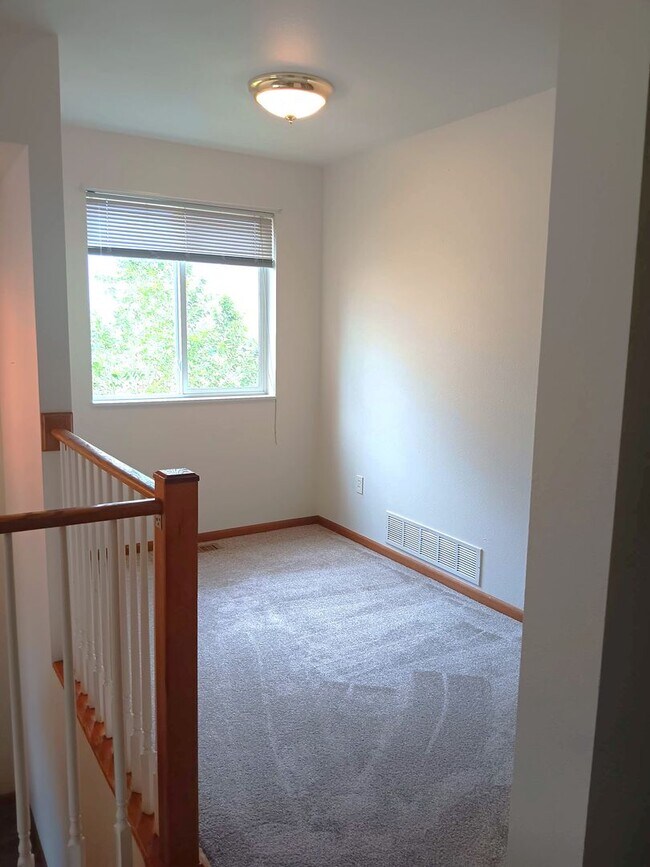 Building Photo - WEST SIDE - SPACIOUS TWO STORY 3 BED/2.5 B...
