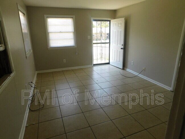 Building Photo - 3508 Ashford Rd