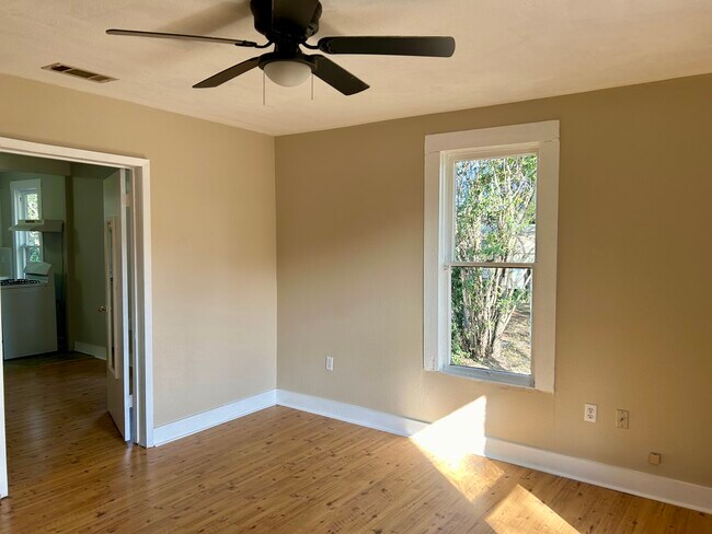 Foto del edificio - 603 N Brazos St