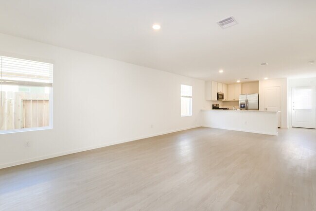 Foto del edificio - 325 Woodland Hills Dr